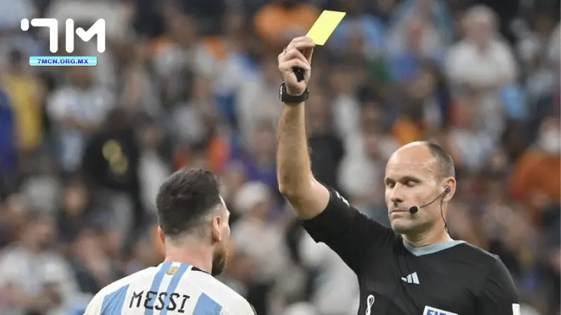 Những cách tính thẻ vàng trong bóng đá trong trận đấu